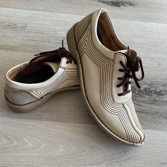 Genuine Leather Oxfords, Cream White, Size 6 - Picture 10 of 16